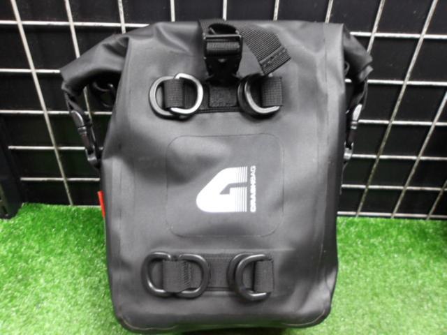 ★GIVI(ジビ) T513 防水エンジンガードバッグ 10L(片側5L) 左右セット