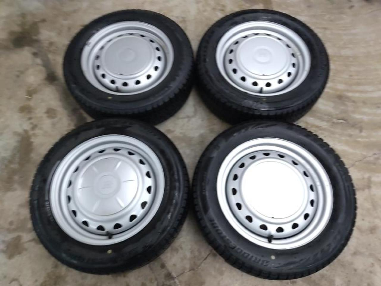 Because it has fewer grooves, it's super cheap!! BRIDGESTONE JECT Multi-PCD Steel Wheels + BRIDGESTONE BLIZZAK VRX2