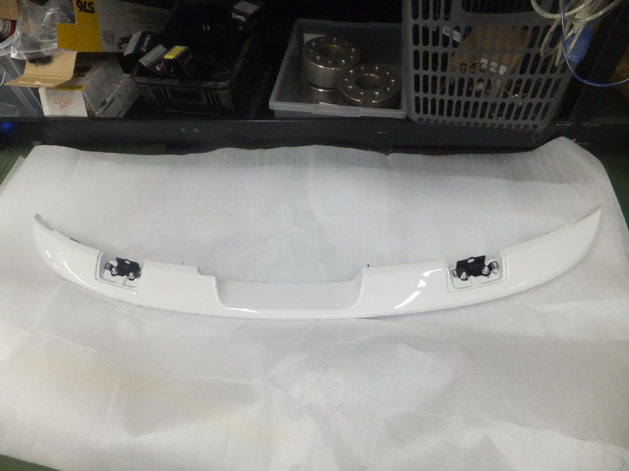 【中古】TOYOTA純正 ヴィッツ リアスポイラー トヨタ NCP131ヴィッツ純正リアスポイラー | やや傷や汚れあり