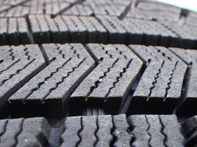 HOT STAFF EXCEEDER + 【BRIDGESTONE】BLIZZAK VRX