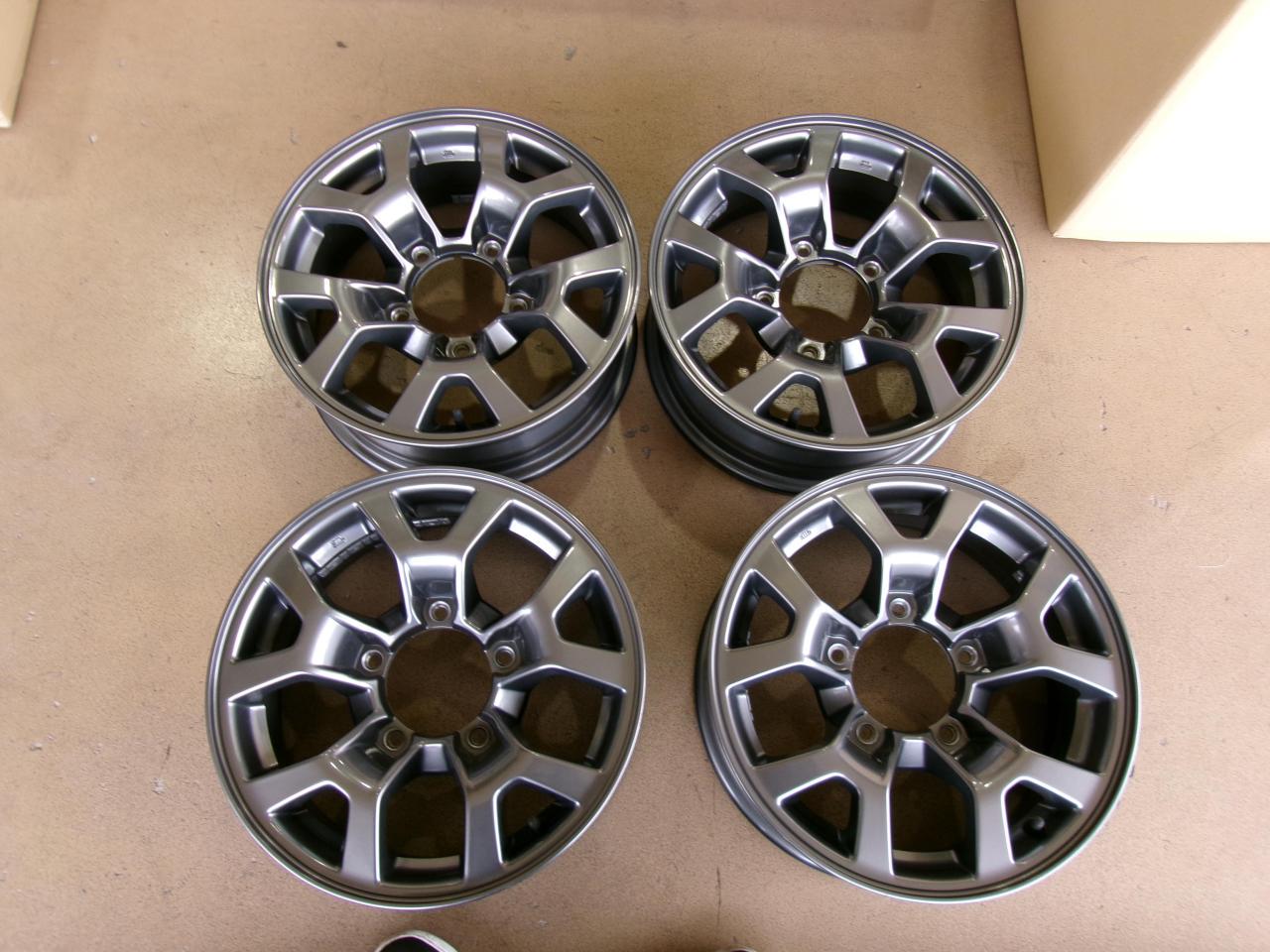 ★中古美品　JB74 ジムニーシエラ 純正アルミホイール ＆ タイヤ 1本 スズキ純正】 JB74W ジムニーシエラ純正ホイール | 目立った傷や汚れ