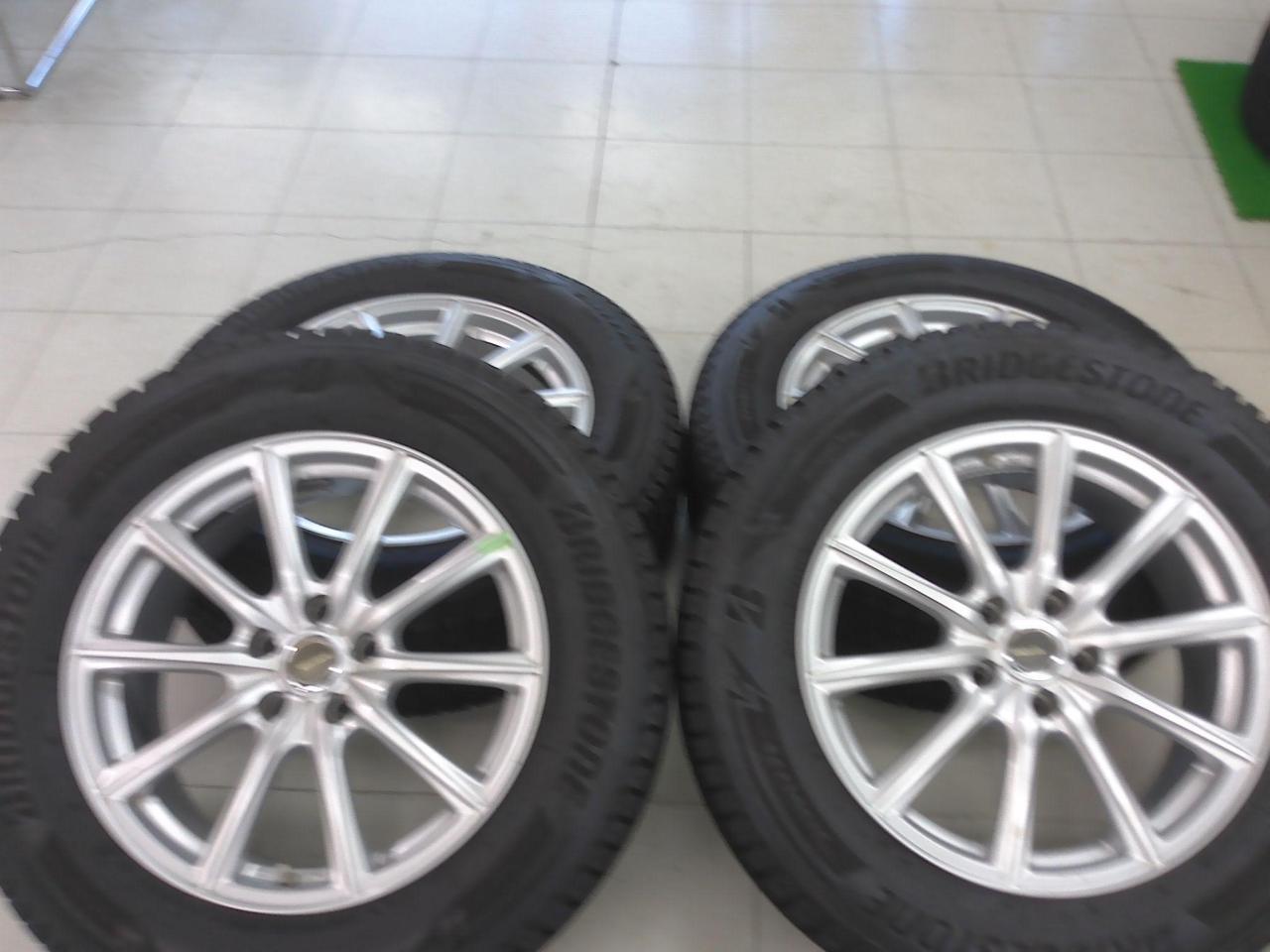 BRIDGESTONE ECO FORME SE-15 + BRIDGESTONE BLIZZAK DM-V3