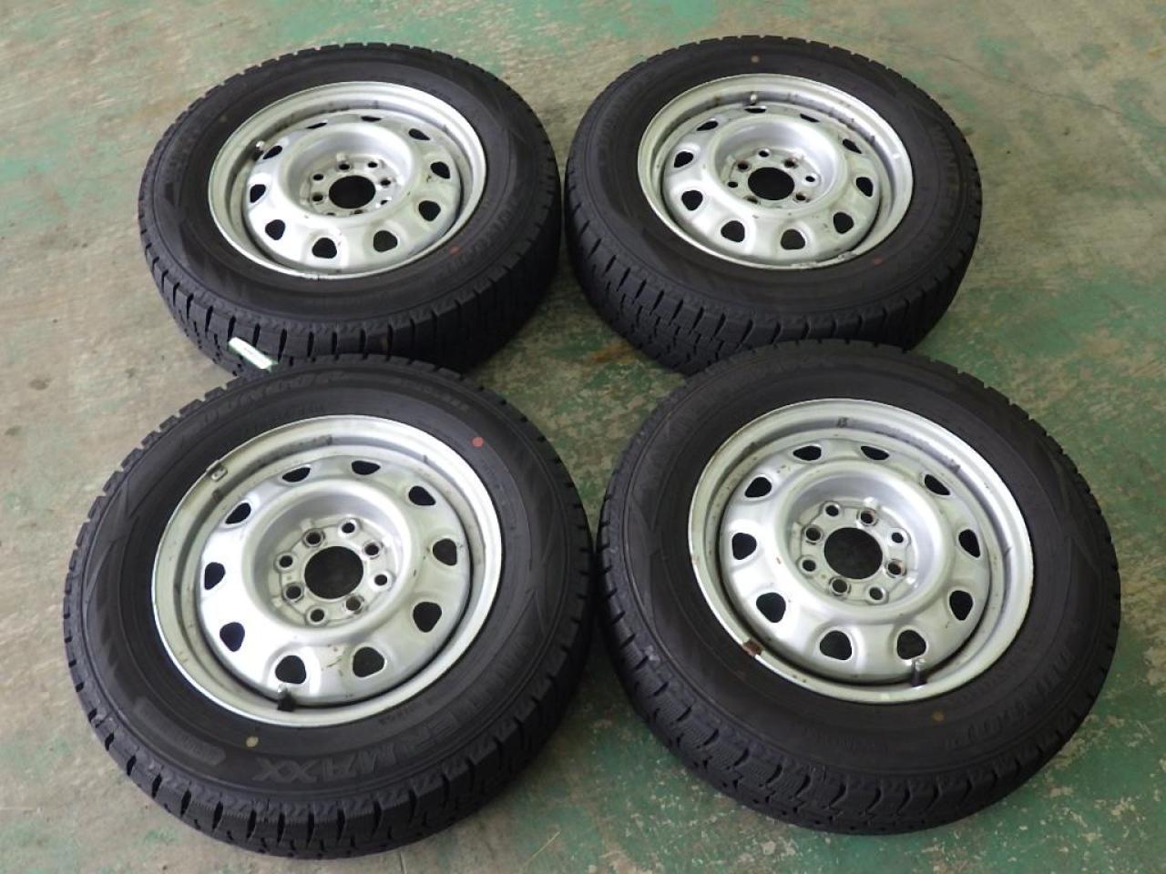 Manufacturer unknown multi-steel wheels + DUNLOP WINTERMAXX WM02