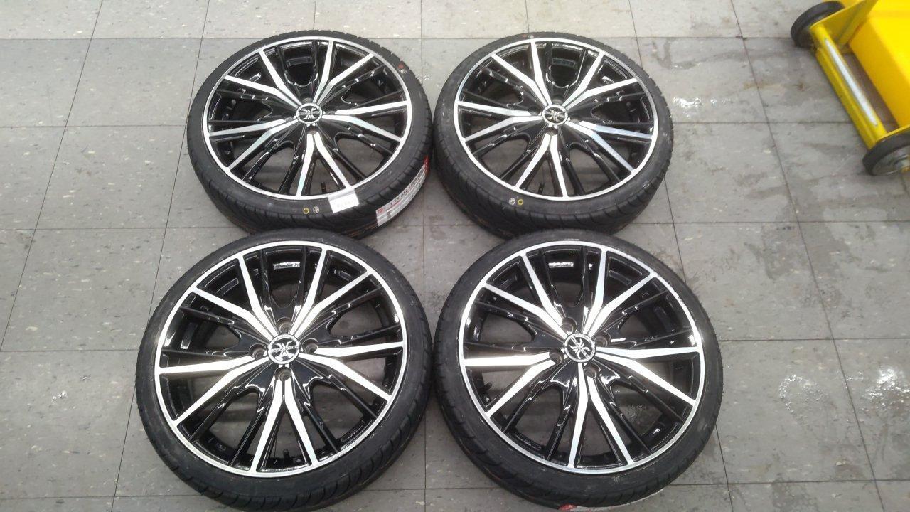 Left BADX 632 LOXARNY MAGNUS + NANKANG NS-2 with new tires