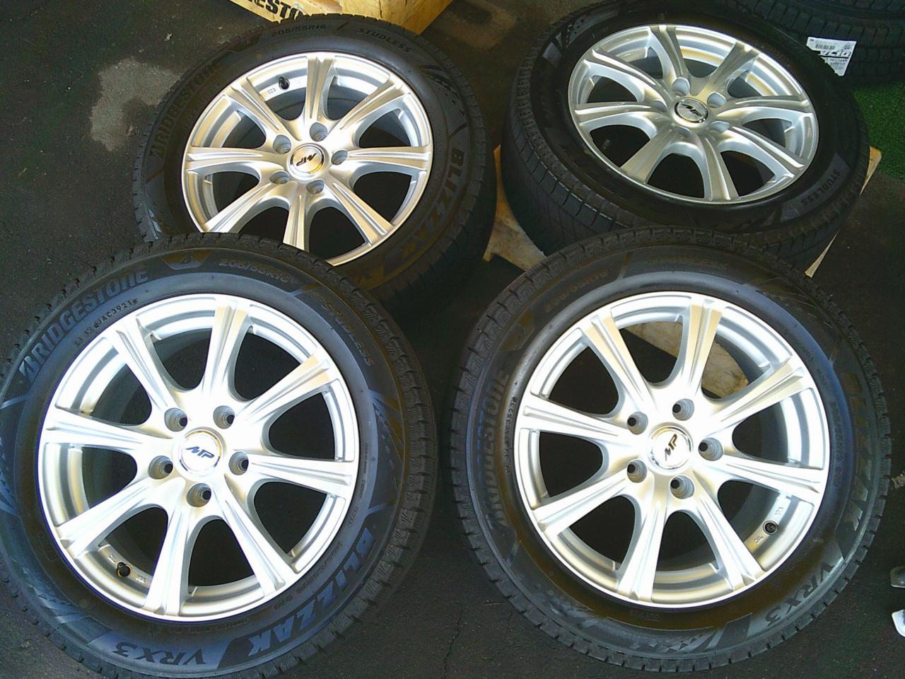 MP04 Original Spoke wheels + BRIDGESTONE BLIZZAK VRX3