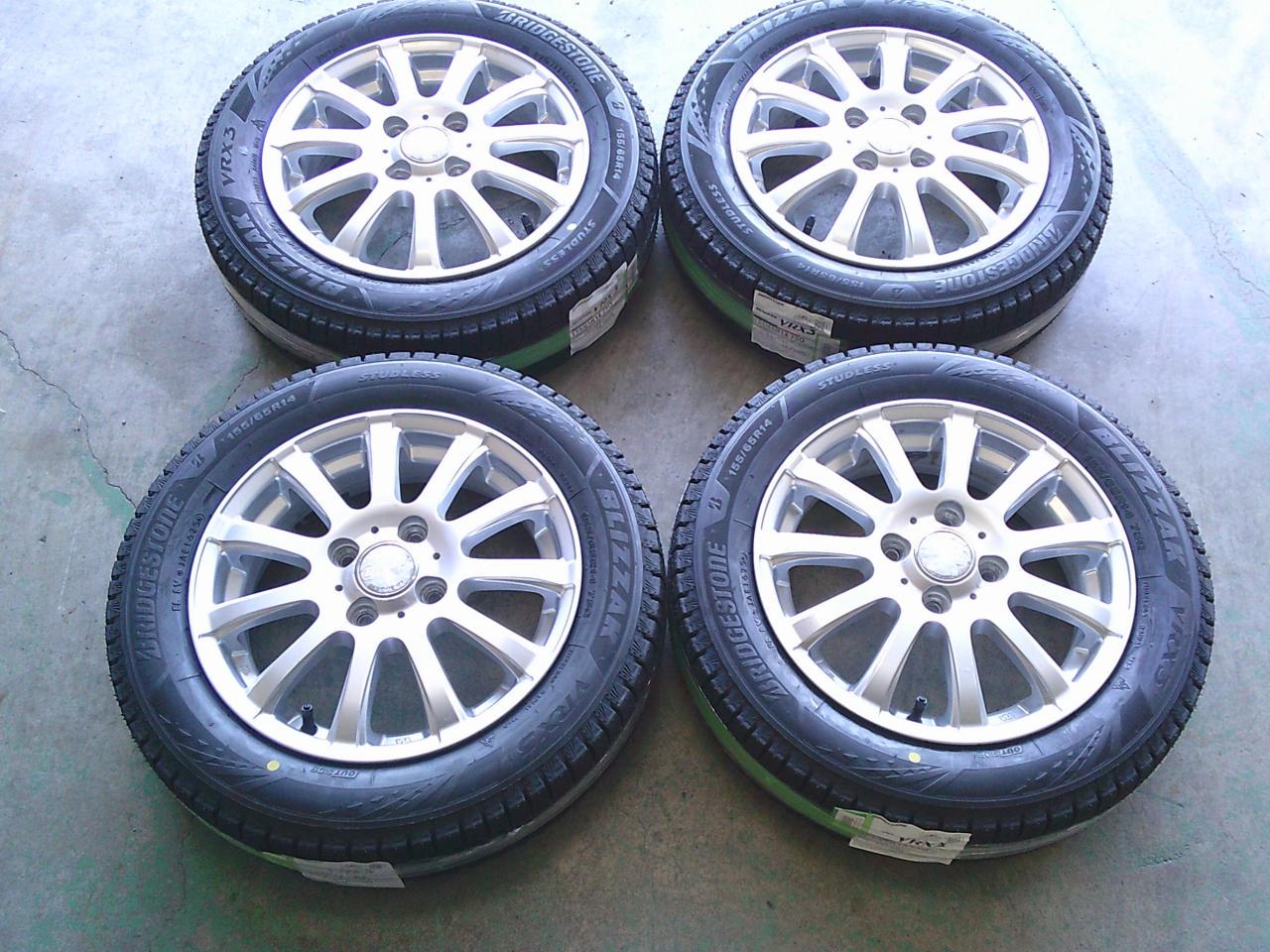 ABE SHOKAI LA STRADA TIRADO α + BRIDGESTONE BLIZZAK VRX3