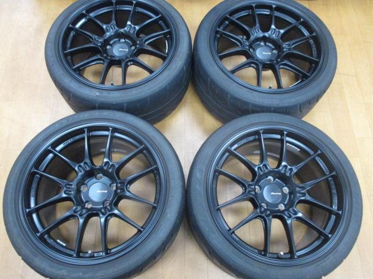 The price cut has closed !! ENKEI Racing GTC02 + DUNLOP DIREZZA ZIII *One tire has been repaired due to a puncture* Used on a lowered FD3S!!