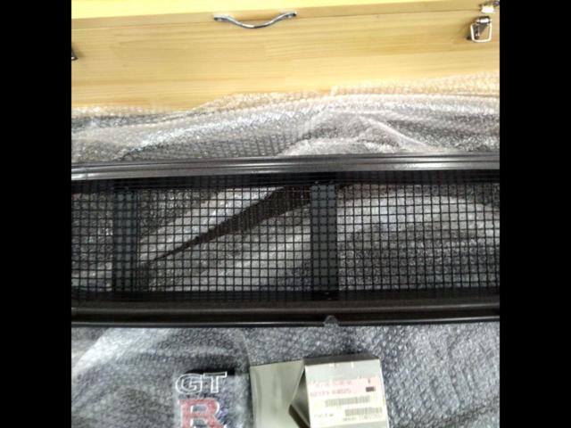 Nissan genuine grille
Skyline GT-R/Kenmeri (KCGP110)
