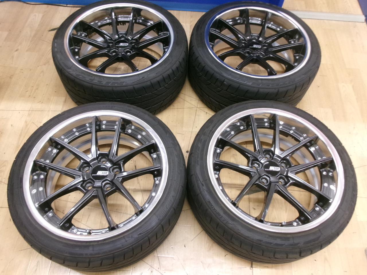 SSR REINER TYPE-10R + NITTO NT555 G2 225 / 40R18 · 255 / 35R18