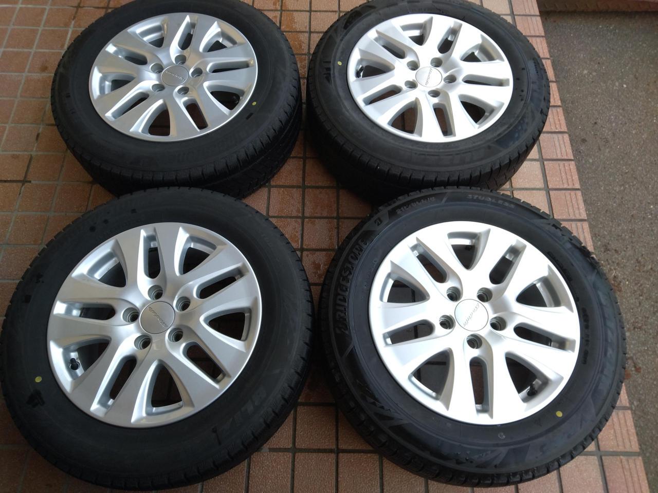 Honda genuine Moduro + BRIDGESTONE VRX3 215 / 60R16