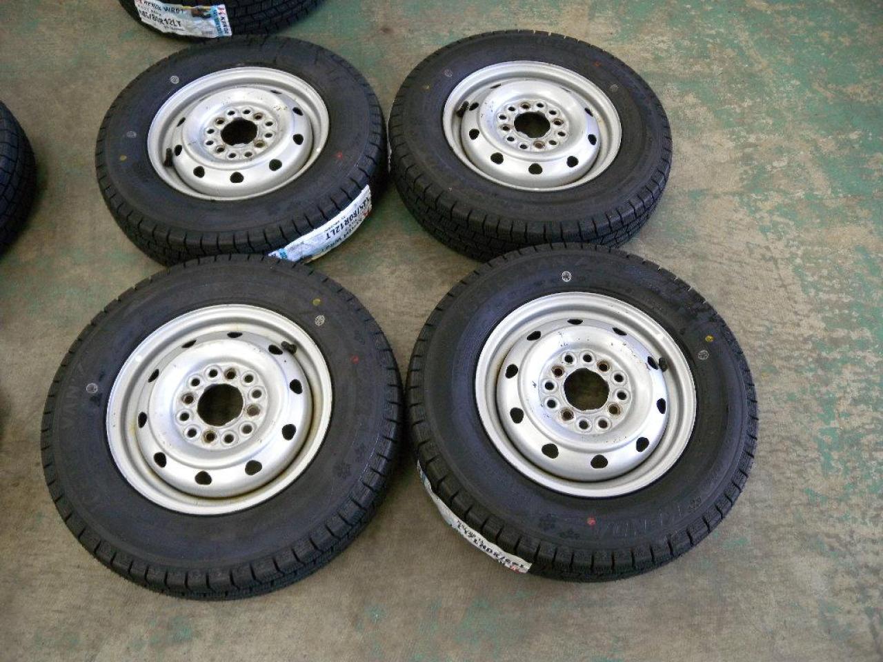 Unknown manufacturer steel wheels + KENDA ICETEC VAN'Z WR01 80/78 N