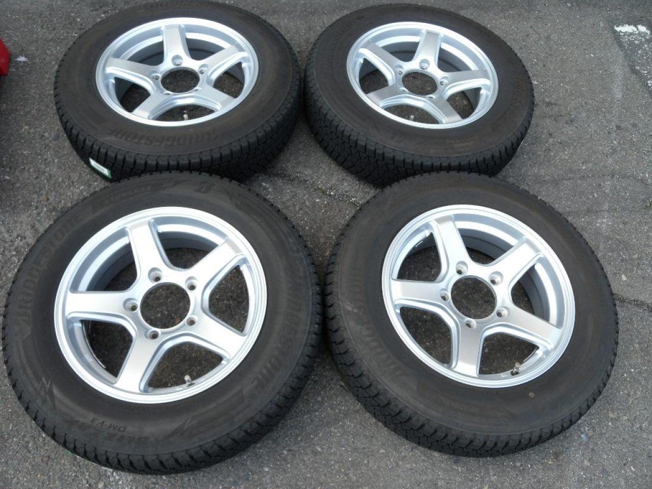 5-spoke wheel + BRIDGESTONE BLIZZAK DM-V3