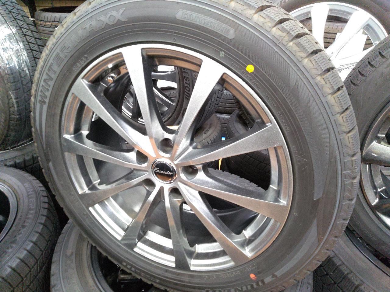 HOT STUFF + DUNLOP WINTERMAXX WM02 235 / 50R18