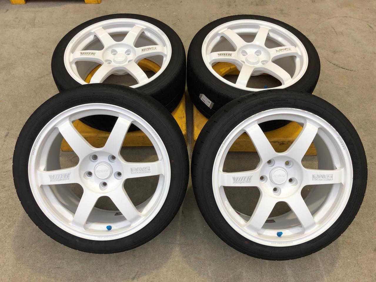 A must-see!! RAYS VOLK RACING TE37 SAGA S-plus 30 TH MACHINING Ver. + YOKOHAMA ADVAN A052 Ready to contribute immediately!!