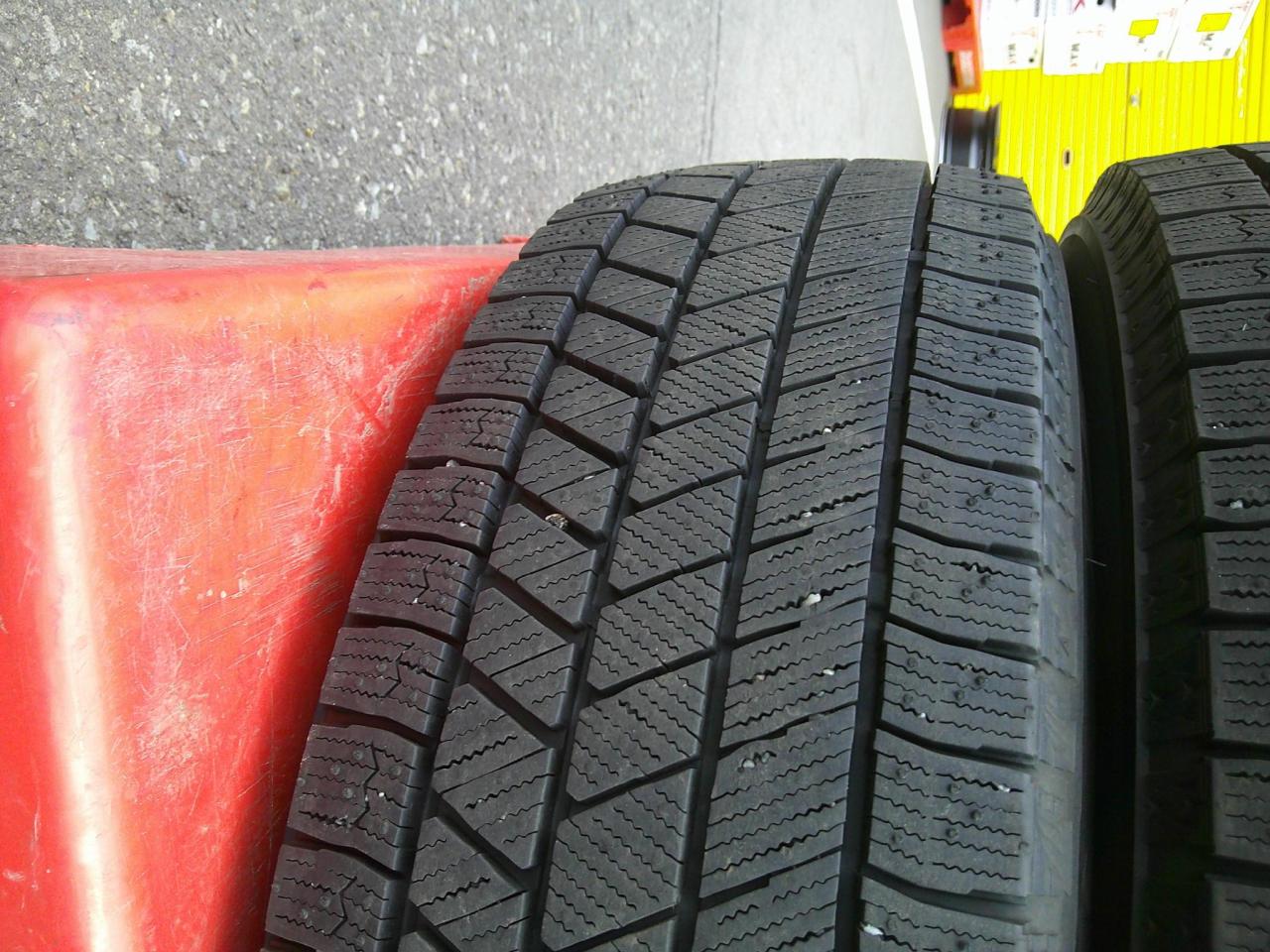BRIDGESTONE BLIZZAK VRX3 + BRIDGESTONE BALMINUM TR10 | やや傷や