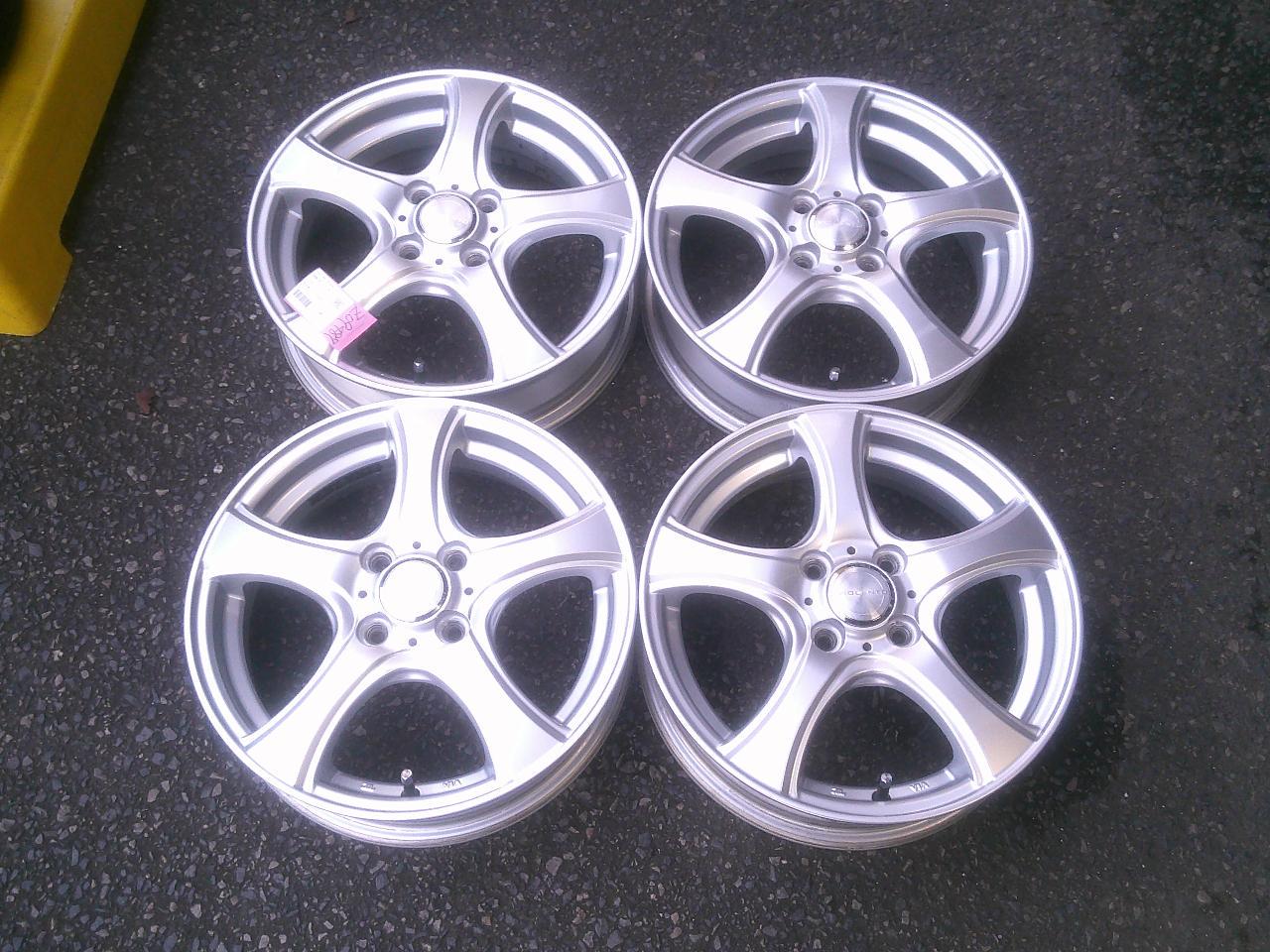 DUNLOP VIOLENTO Violento IS 15 inches wheel 4 pieces set Z09487