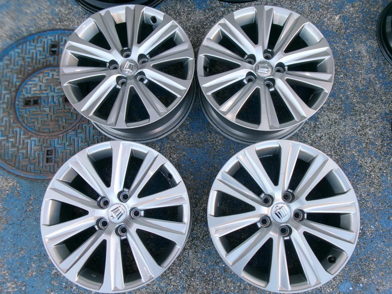 Toyota genuine parts Genuine alloy wheels for the later model Crown 210 series