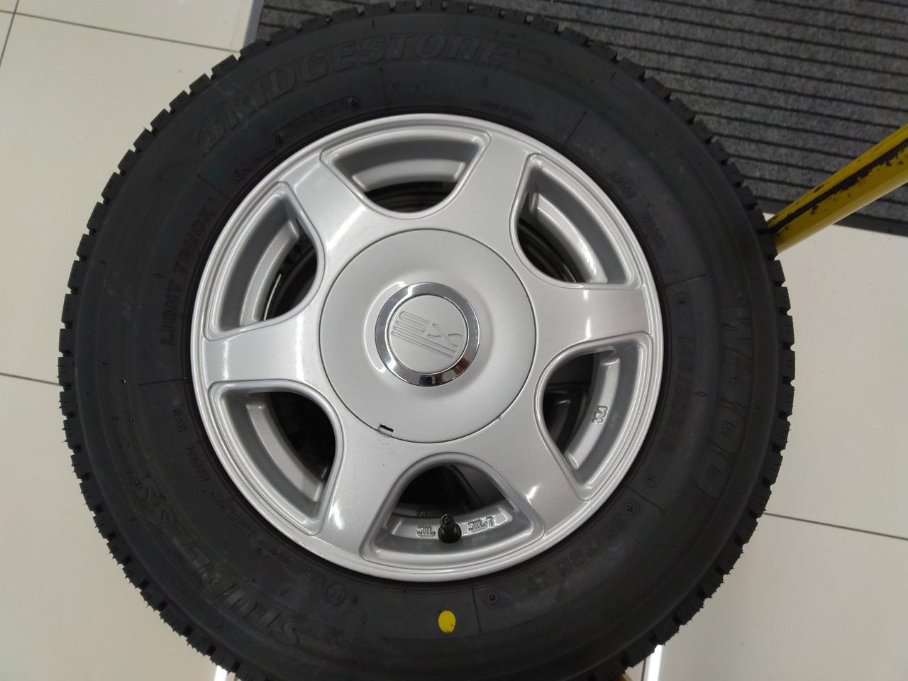 AUTOBACS SEVEN SX SPOKE 6 + BRIDGESTONE W300 145 / 80R12 80 / 78N