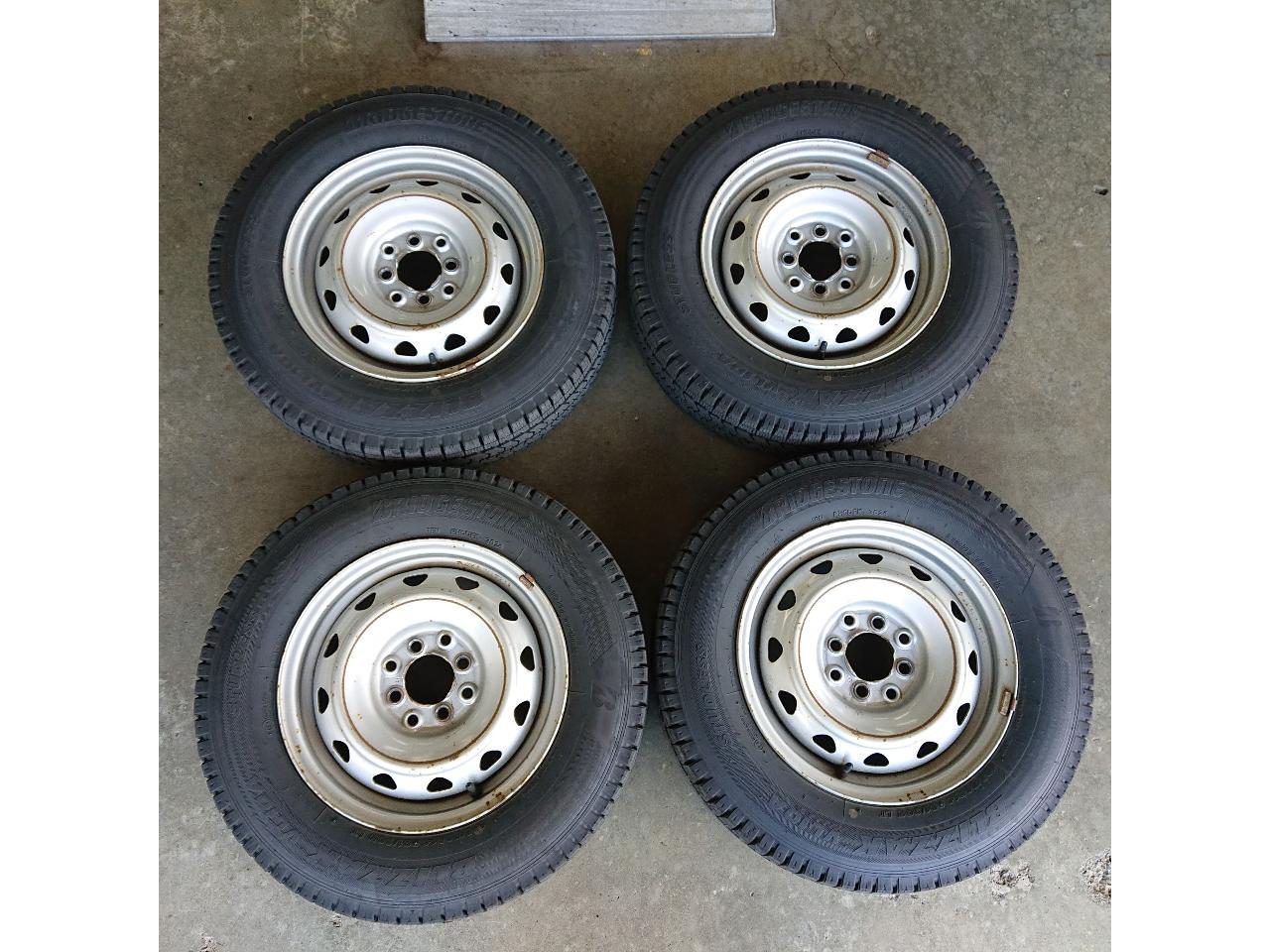 BRIDGESTONE BLIZZAK VL10A + Unknown Manufacturer Steel wheel