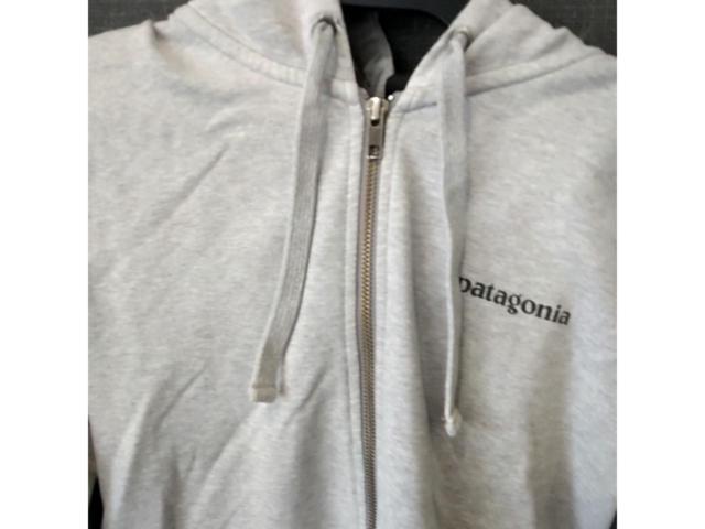 【売約済み 特定のお客様以外注文不可】※リブ伸び サイズS PATAGONIA パーカー グレー