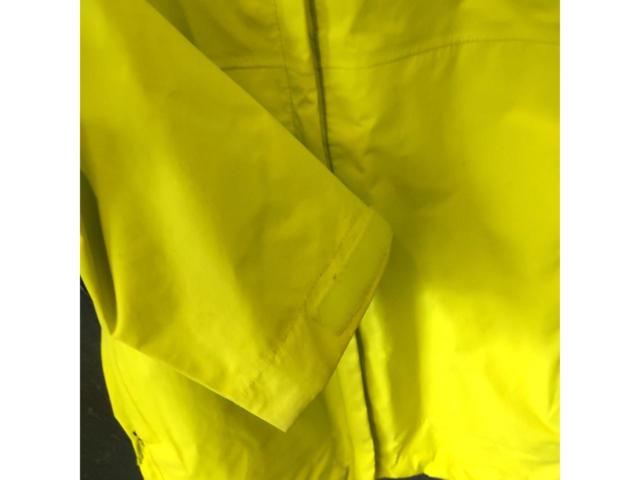 サイズS PATAGONIA ナイロンジャケット イエロー