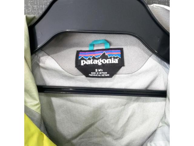 サイズS PATAGONIA ナイロンジャケット イエロー