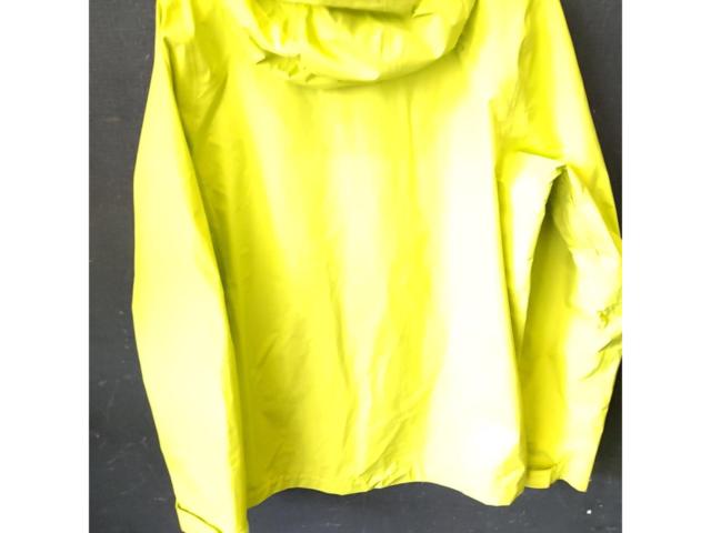 サイズS PATAGONIA ナイロンジャケット イエロー