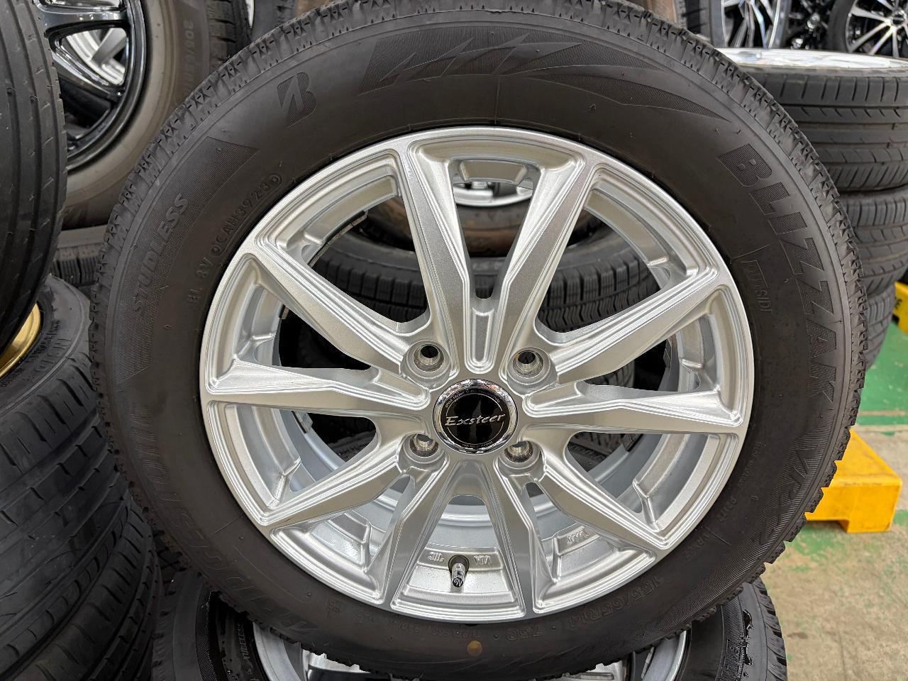 HOT STUFF Exsteer ST + BRIDGESTONE BLIZZAK VRX2