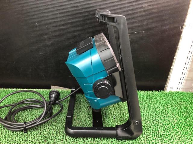 makita ML805 充電式LEDスタンドライト