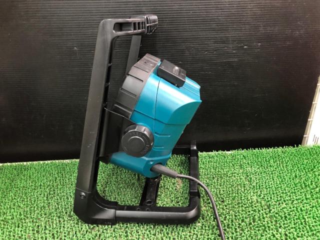 makita ML805 充電式LEDスタンドライト