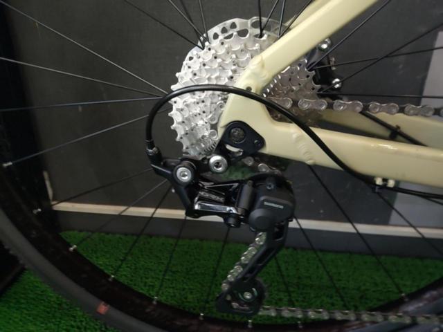 SCOTT SPEEDSTER GRAVEL30 2022年モデル 400系GRX組 700c 2×10s アルミグラベルロードバイク ベージュ サイズ:S 適正身長:165-175cm