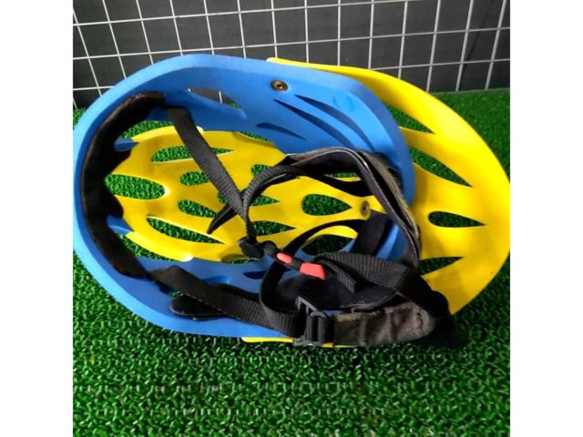 わけあり サイズ不明 RUDYPROJECT モデル不明 ヘルメット イエローxブルー 認定マーク無し