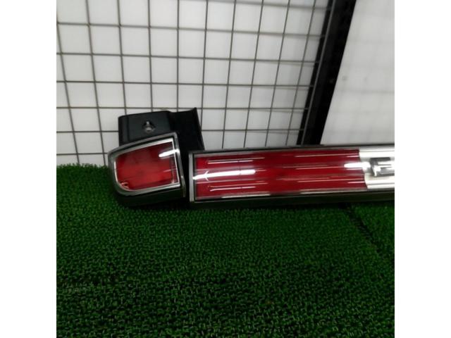 NISSAN 純正リアガーニッシュ+アッパーテールレンズ【エルグランド/E51】