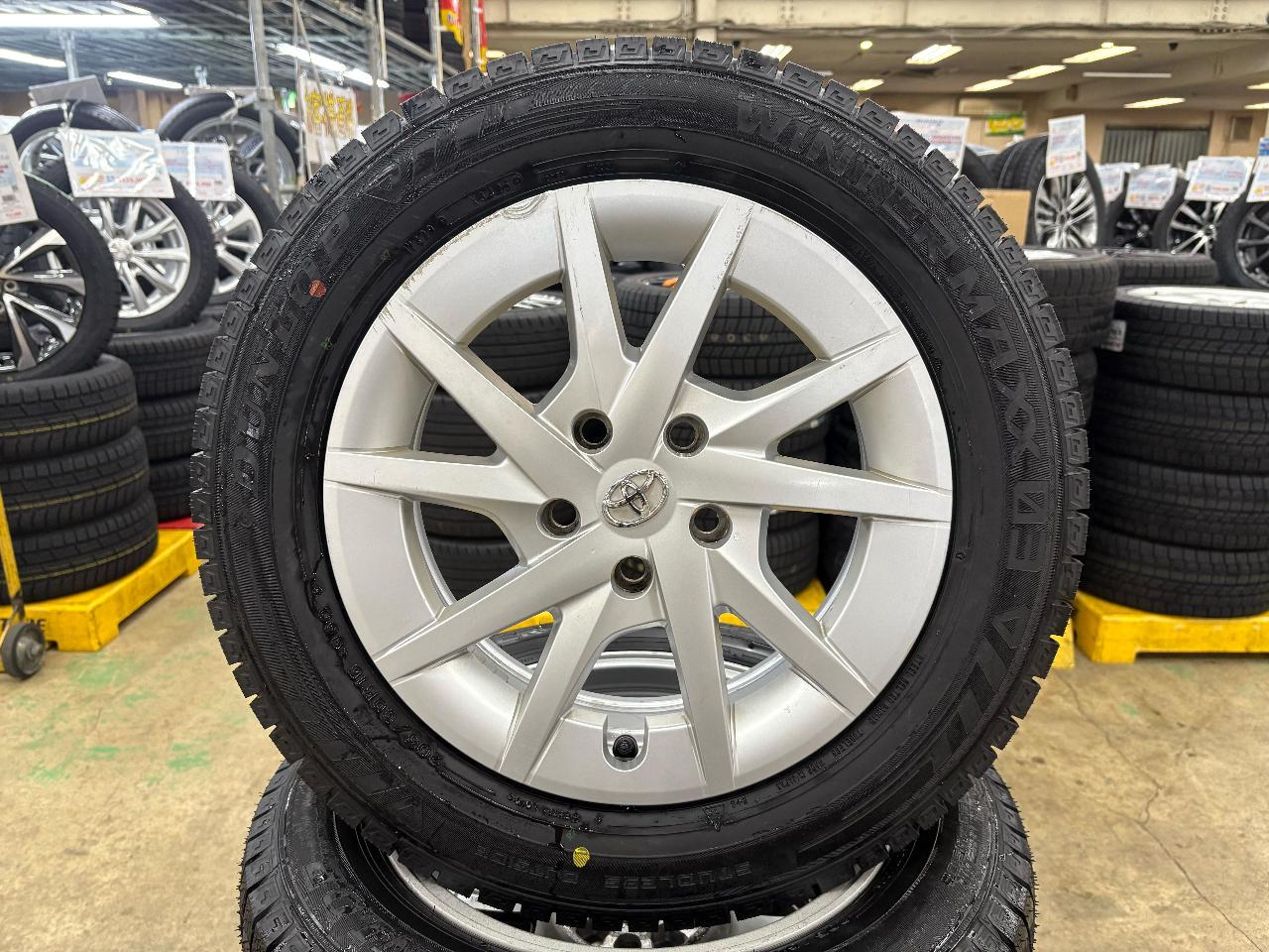 New winter tires included Toyota Prius α / 40 system Original wheel + DUNLOP WINTERMAXX WM03