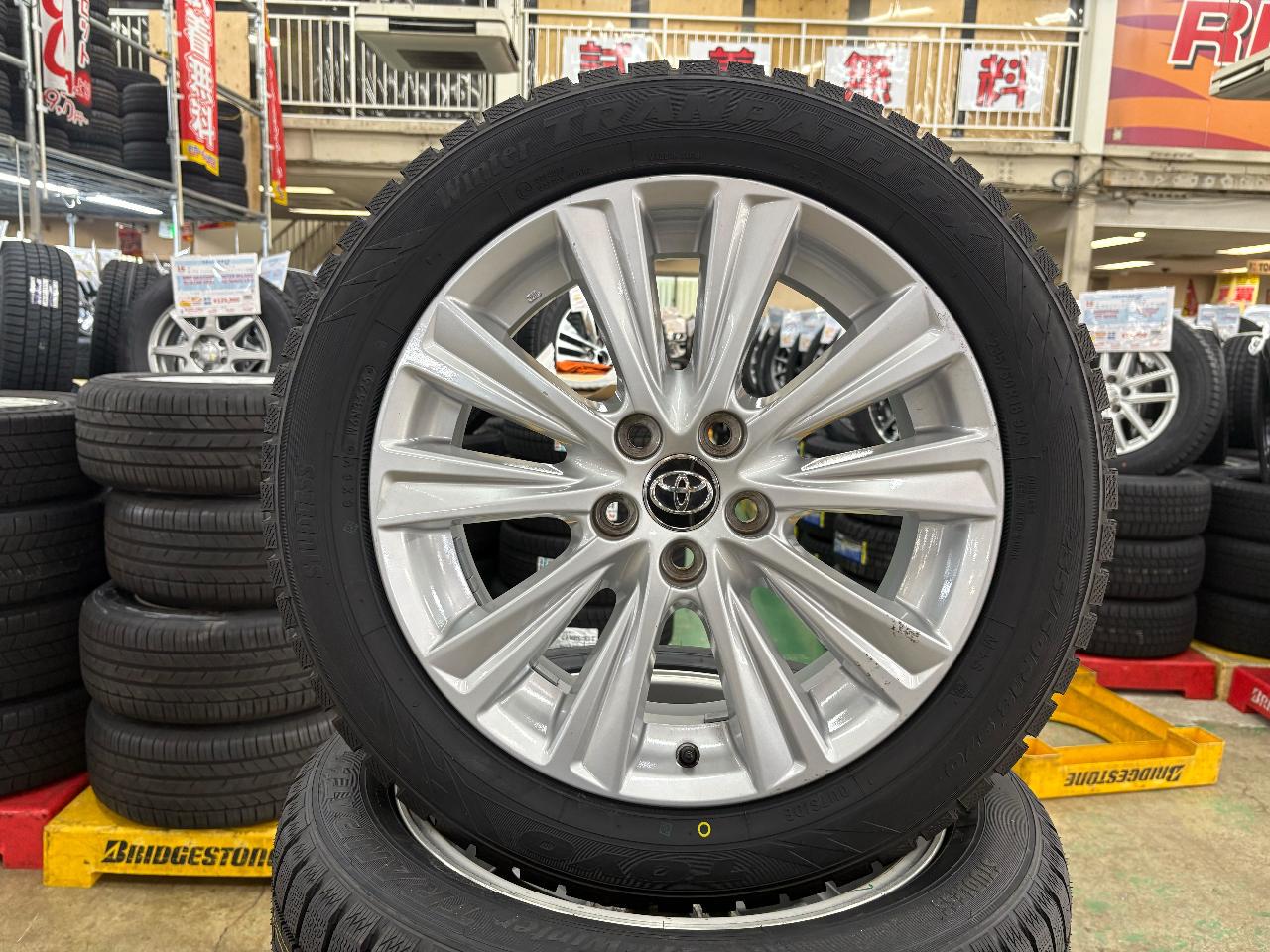 New tires included Toyota VELLFIRE / 30 series Previous period Original wheel + TOYO Winter TRANPATH TX