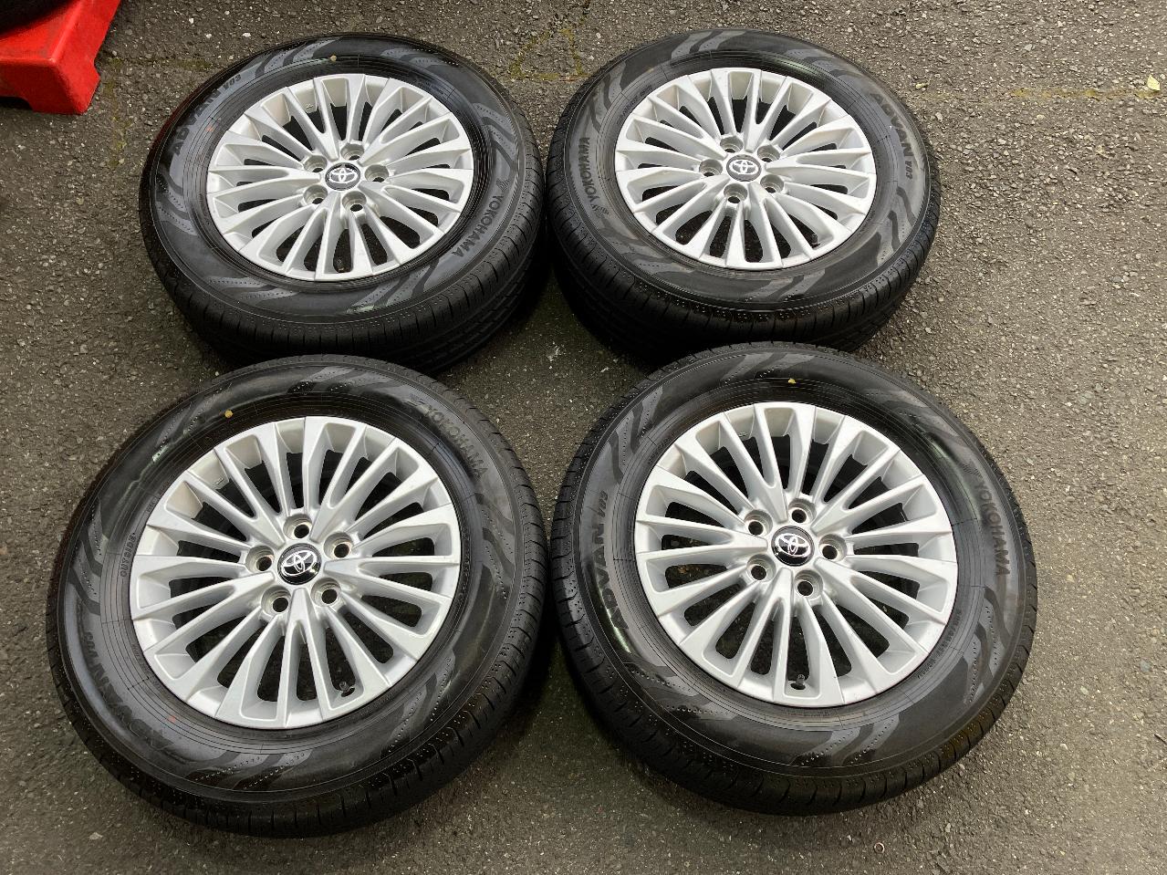 Toyota genuine Alphard / Vellfire G grade Original wheel + YOKOHAMA ADVAN V03