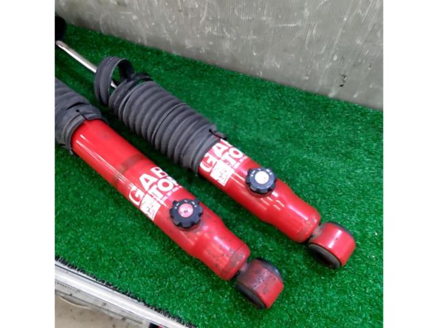 Wakeari
GAB
TOP
Shock absorber (rear only)
Hiace / 200 system
For 2WD