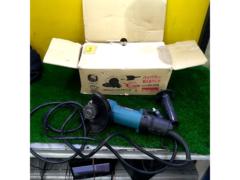 makita
9535B
Disc grinder