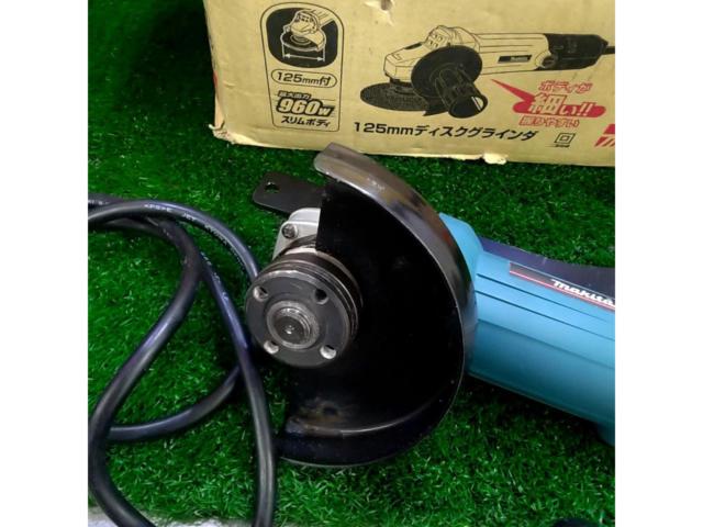 makita
9535B
Disc grinder