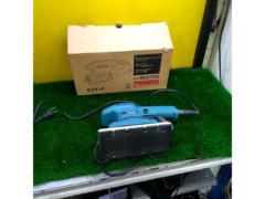 makita
Finishing sander
B03700