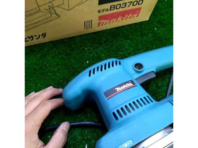makita
Finishing sander
B03700