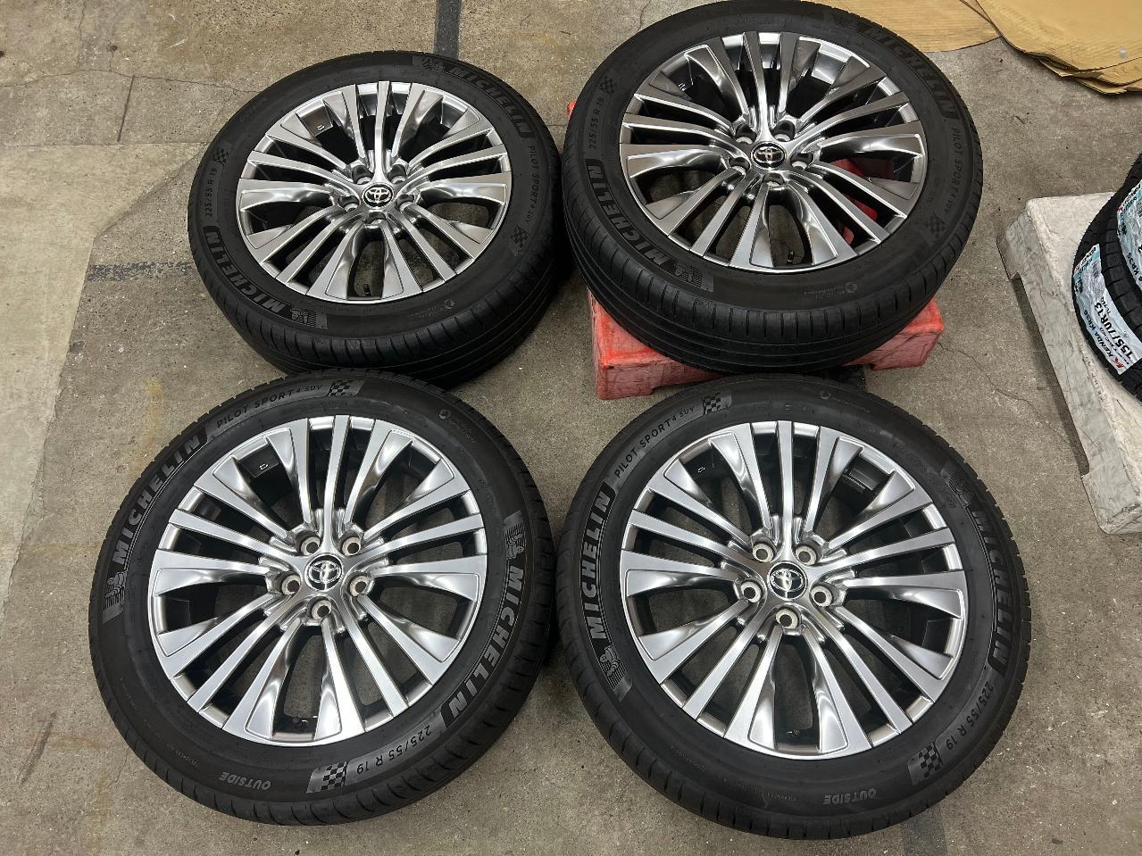Toyota genuine 80 series Harrier Z-grade genuine wheels + MICHELIN PILOT SPORT4 SUV