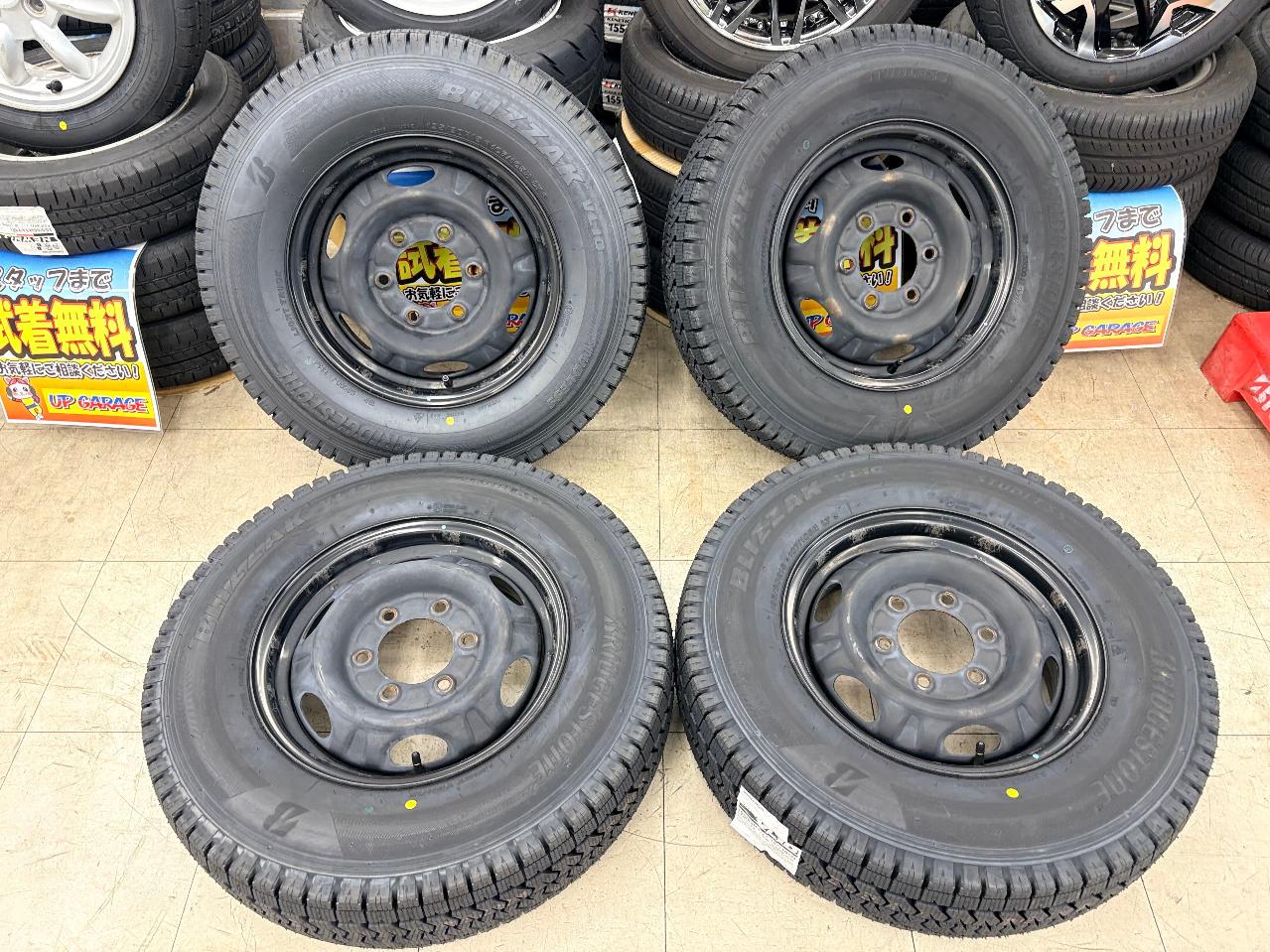 Genuine Nissan parts with brand new tires Caravan genuine steel wheel + BRIDGESTONE BLIZZAK VL10