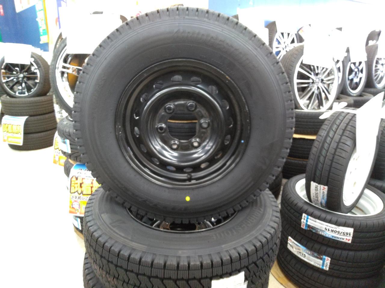 Nissan original E26 NV350 caravan genuine steel wheels + BRIDGESTONE BLIZZAK VL10