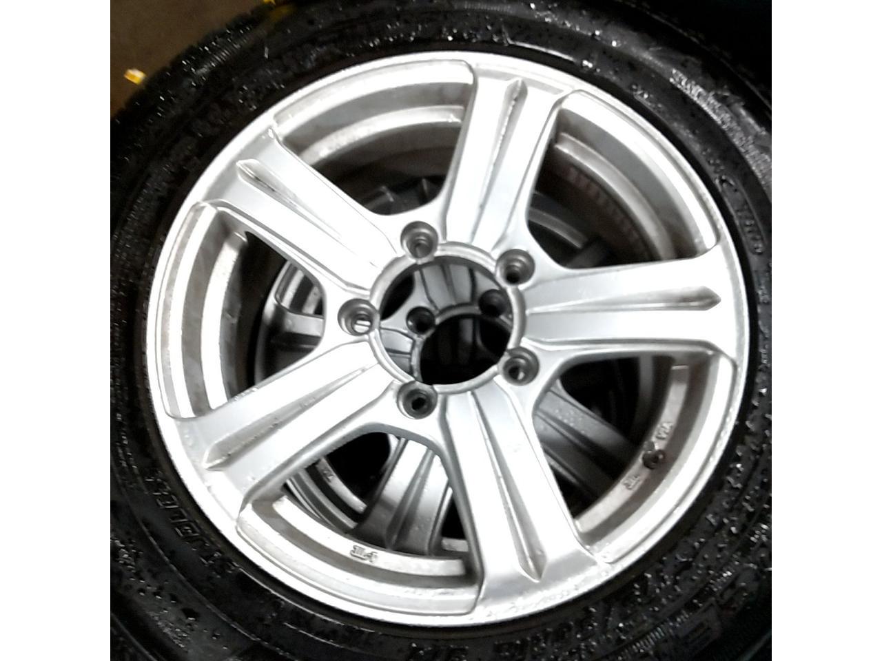 D-Con 5-spoke aluminum wheels