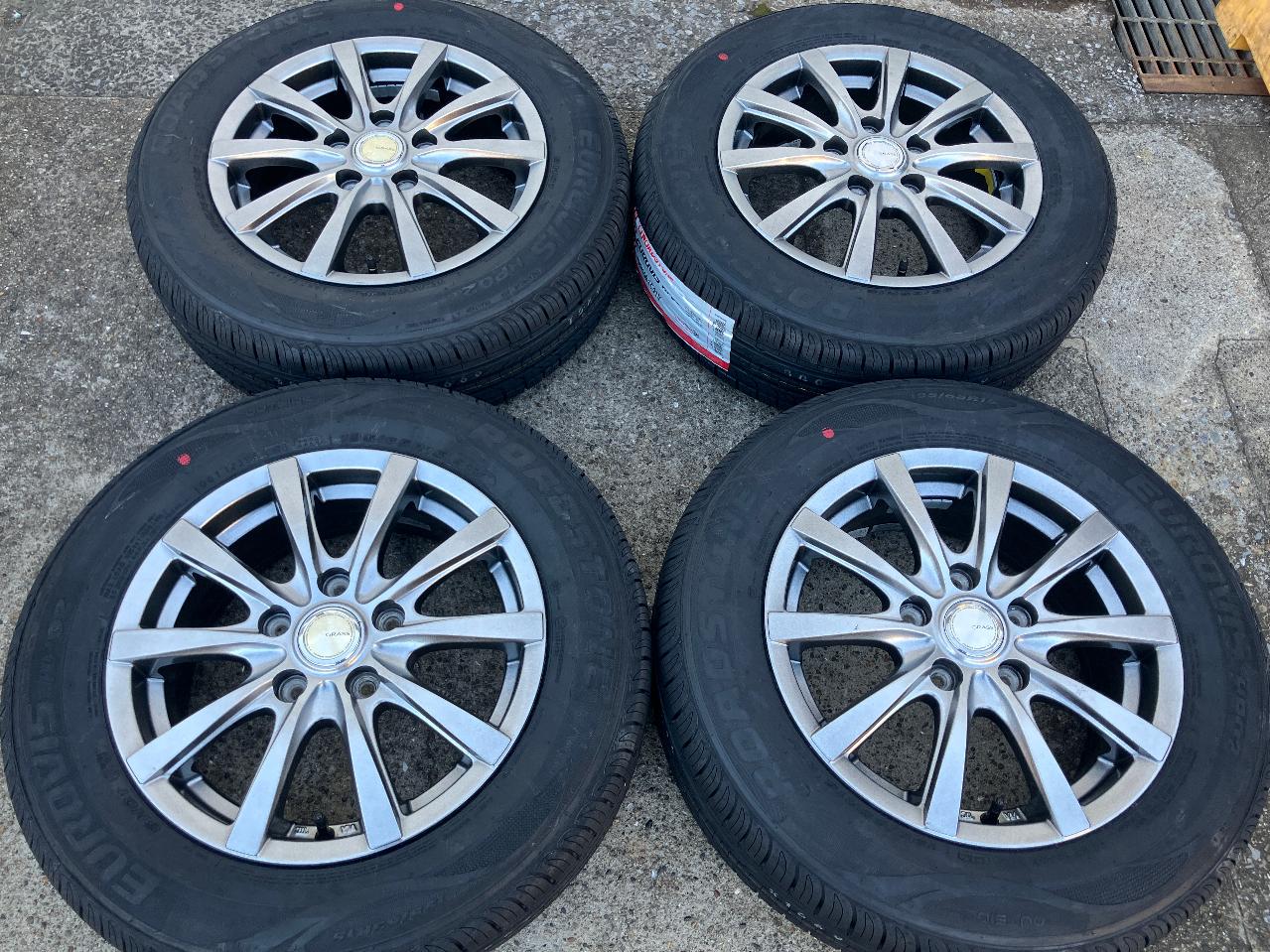 YOKOHAMA GRASS Alloy Wheels + Roadstone Eurovis HP02 [Noah Voxy Esquire Stepwagon etc.