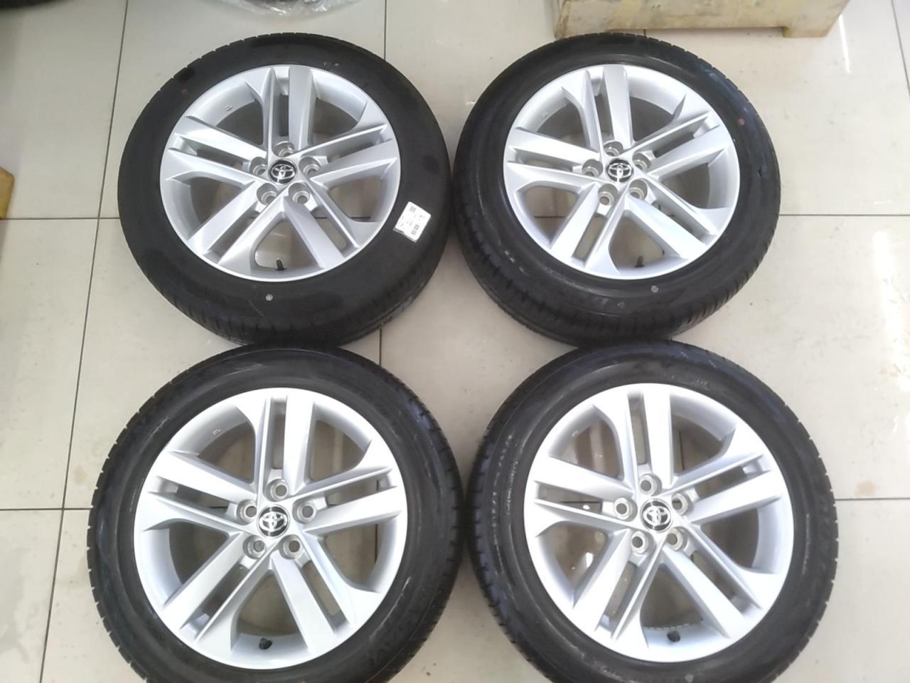 TOYOTA Corolla Sports Original wheel + DUNLOP EC 204