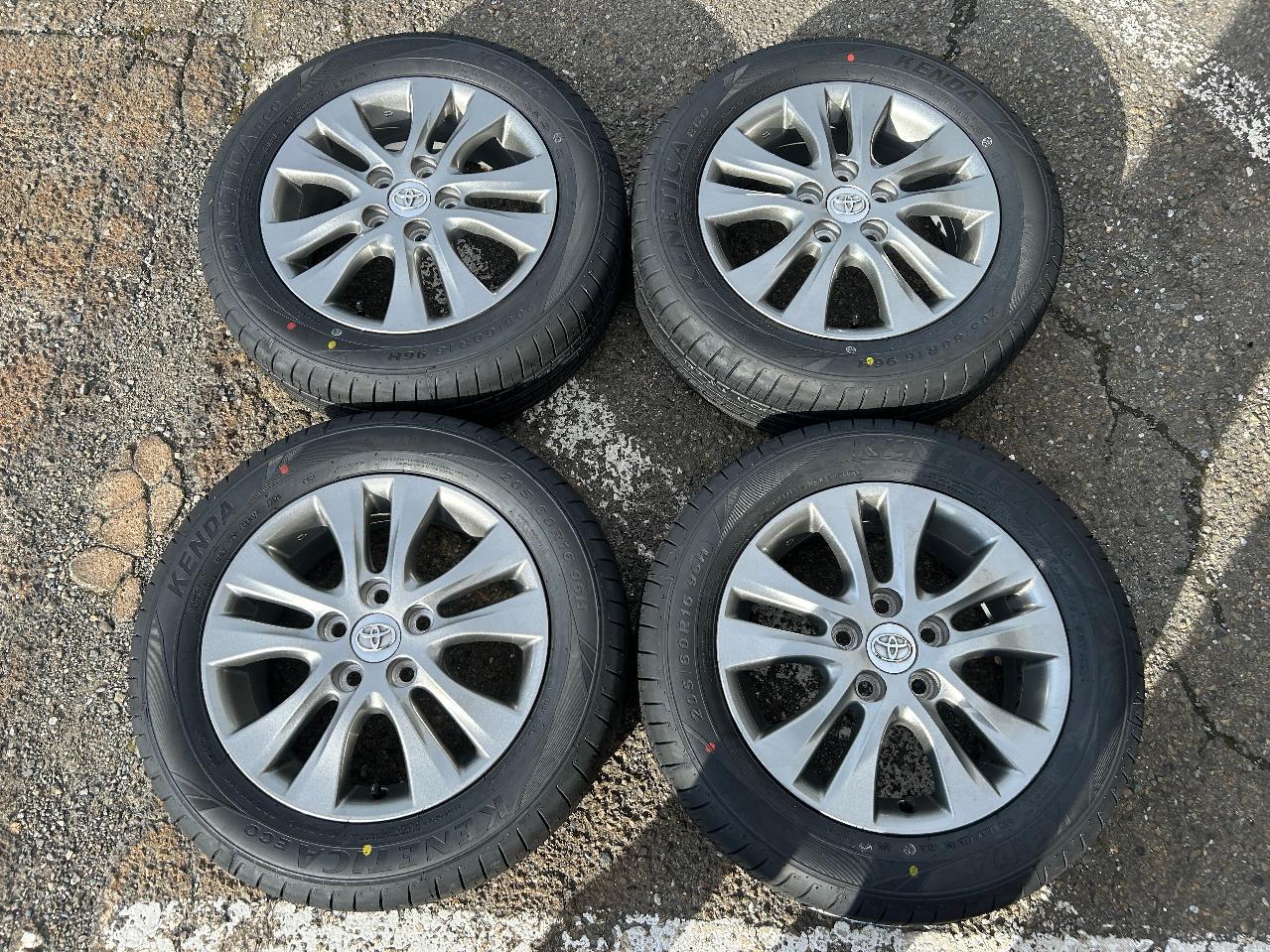 TOYOTA 70 system Voxy late Original wheel + KENDA KR 203