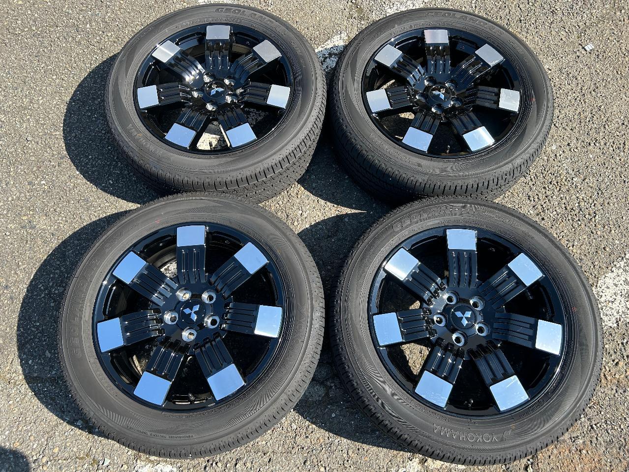 Mitsubishi genuine Delica D5 Original wheel + YOKOHAMA GEOLANDAR SUV G055 225 / 55R18