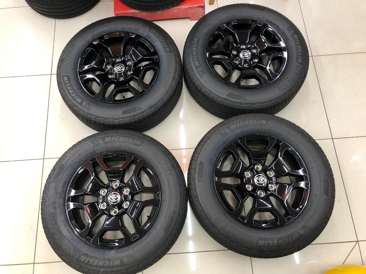 TOYOTA Land Cruiser FJ Original wheel + MICHELIN PRIMACY SUV